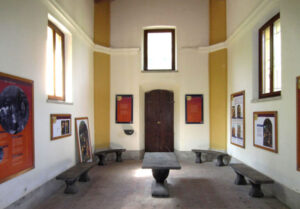 Chiesetta della Madonna Addolorata, interno. Foto di Fiorenzo Mandelli