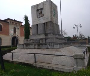Monumento al Generale Perrucchetti, Foto da ww.pietredellamemoria.it