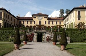 Villa Mombello Orsini Colonna, esterni. Foto da www.fondoambiente.it