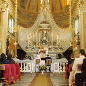 Chiesa dei Santi Marcellino e Pietro, interno. Foto di Jalo, pubblico dominio.