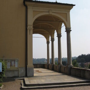 Chiesa dei Santi Marcellino e Pietro, esterno. Foto di Jalo, pubblico dominio.