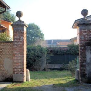 Cascina Belvignate, portale di ingresso. Foto da www.vivicassano.it