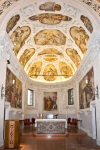 Chiesa di San Dionigi, interno. Foto da www.vivicassano.it