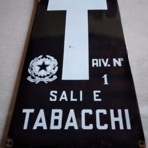 Vaprio, Tabaccheria Fumagalli, insegna storica: rivendita n. 1 (Foto Giuseppe Pezzi)