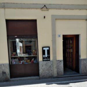 Vaprio, Tabaccheria Fumagalli, insegna storica: rivendita n. 1 (Foto Giuseppe Pezzi)