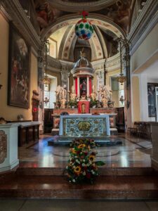 Chiesa parrocchiale di S. Alessandro Martire, interno. Foto di Garden65