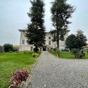 Palazzo Arcivescovile, esterno. Foto da turismo.parcoaddanord.it