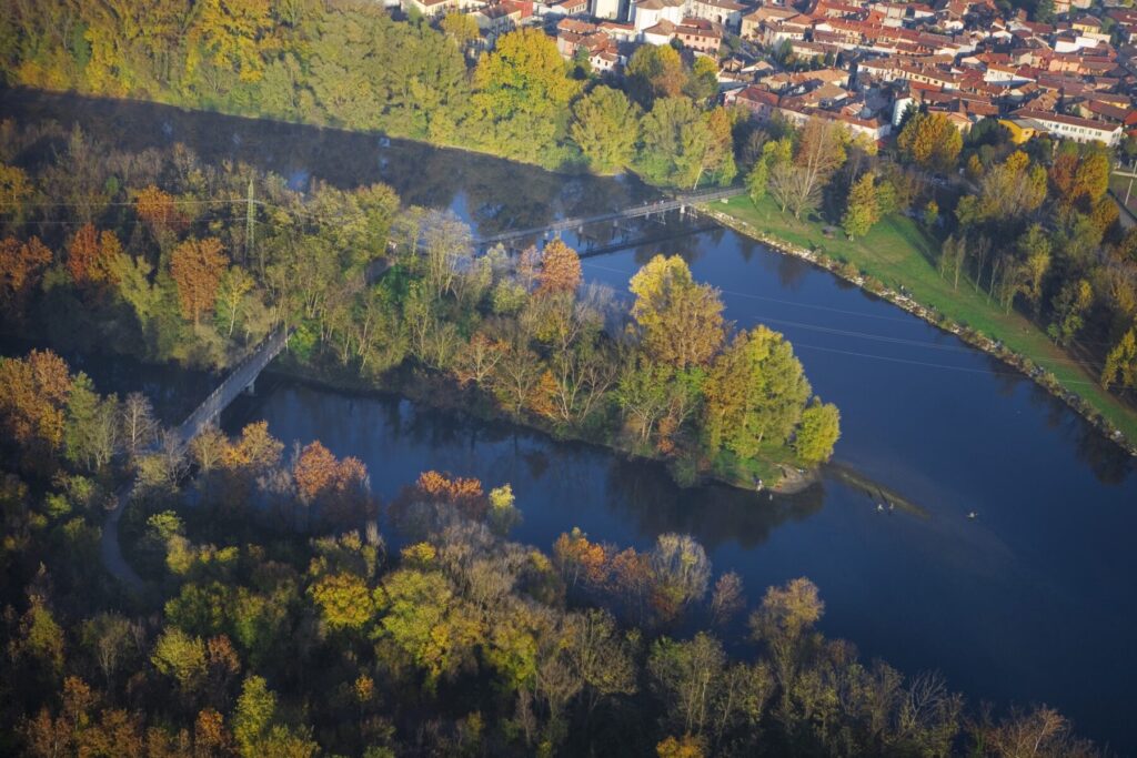 Passerella Pestalozza, veduta dall'alto. Foto da turismo.parcoaddanord.it