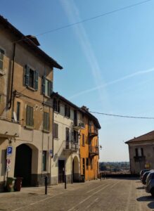 Piazza Cavour. Foto da www.comune.vapriodadda.mi.it