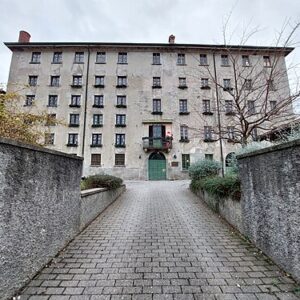 Civico Museo Setificio Monti, esterno. Foto di Ysogo, CC BY-SA 4.0, via Wikimedia Commons