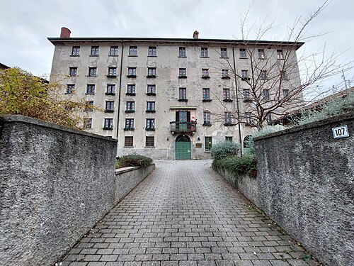 Civico Museo Setificio Monti, esterno. Foto di Ysogo, CC BY-SA 4.0, via Wikimedia Commons