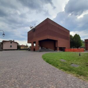 Chiesa di San Pietro Apostolo, veduta. Foto di Jurgen Flop, CC BY-SA 4.0, via Wikimedia Commons