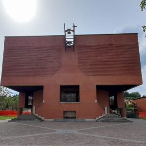 Chiesa di San Pietro Apostolo, veduta. Foto di Jurgen Flop, CC BY-SA 4.0, via Wikimedia Commons