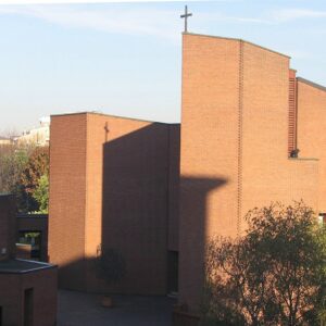 Chiesa e il Complesso parrocchiale di San Giuseppe, esterno. Foto di Melari, CC BY-SA 3.0, via Wikimedia Commons