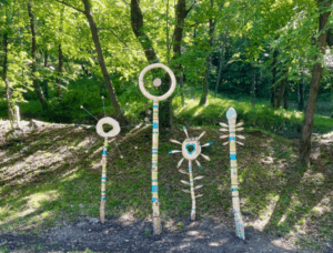 Monte Barro_Arte Natura, Fiori di testa di Mattia Ponziani, da sito www.parcobarro.lombardia.it